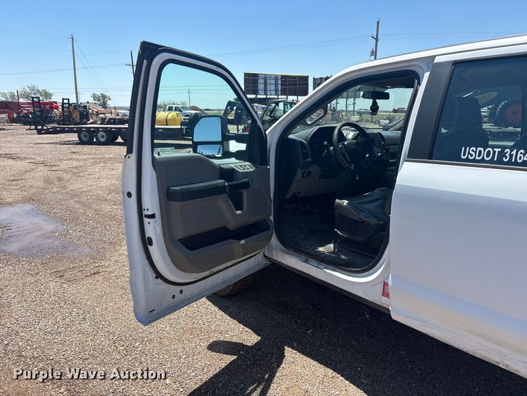 image for item FC2490 2019 Ford F250 Super Duty Crew Cab pickup truck
