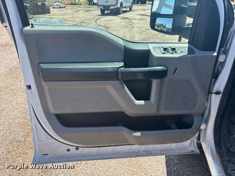 image for item FC2490 2019 Ford F250 Super Duty Crew Cab pickup truck