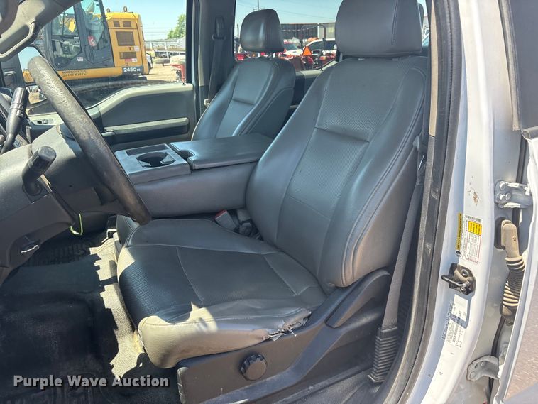 image for item FC2490 2019 Ford F250 Super Duty Crew Cab pickup truck