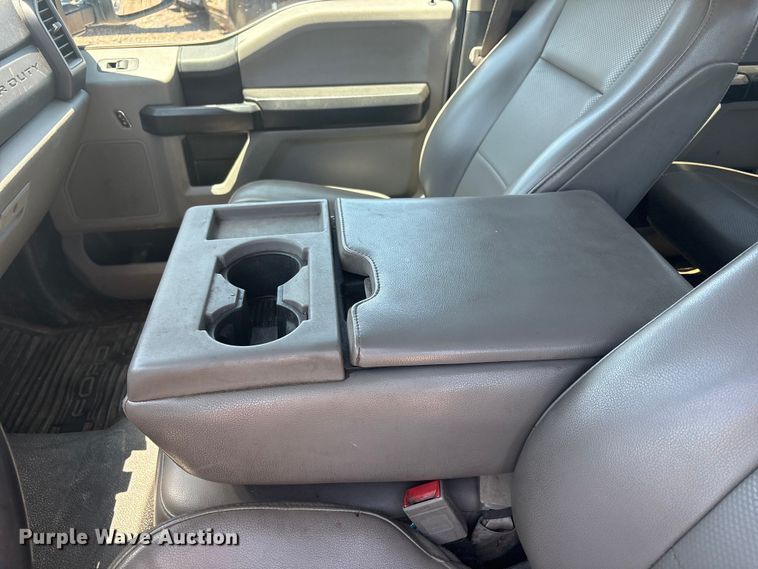 image for item FC2490 2019 Ford F250 Super Duty Crew Cab pickup truck
