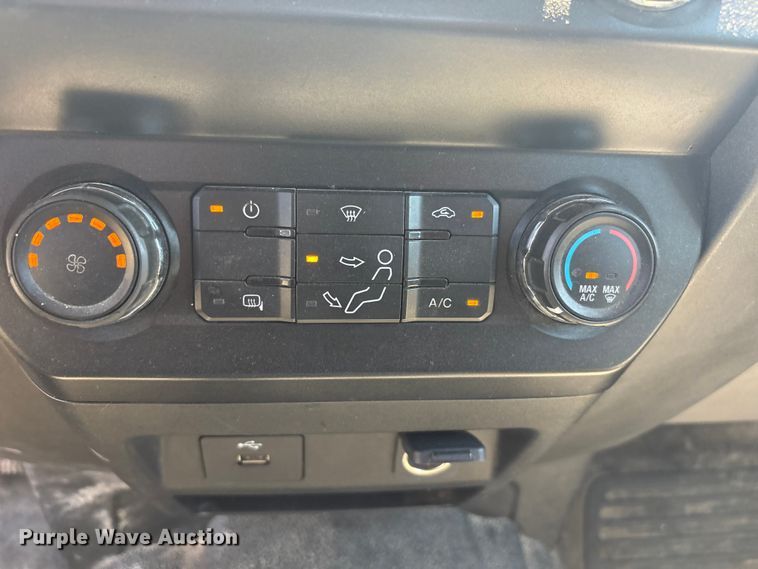 image for item FC2490 2019 Ford F250 Super Duty Crew Cab pickup truck