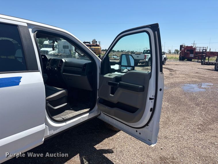 image for item FC2490 2019 Ford F250 Super Duty Crew Cab pickup truck