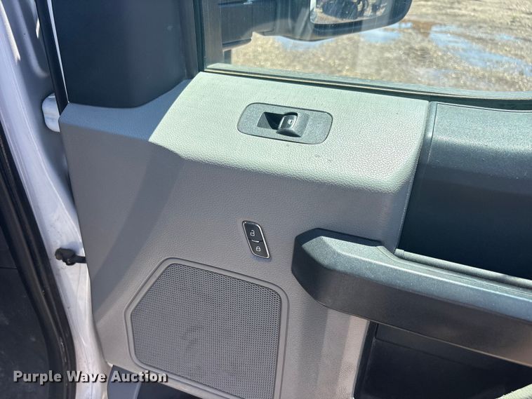 image for item FC2490 2019 Ford F250 Super Duty Crew Cab pickup truck