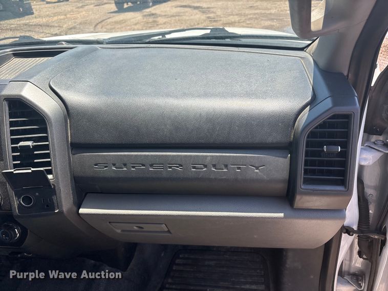 image for item FC2490 2019 Ford F250 Super Duty Crew Cab pickup truck