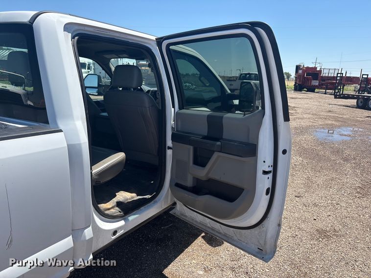 image for item FC2490 2019 Ford F250 Super Duty Crew Cab pickup truck