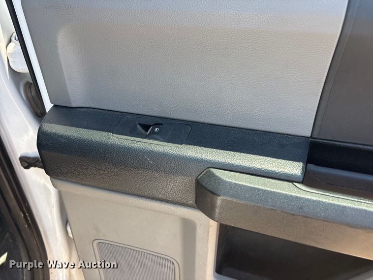 image for item FC2490 2019 Ford F250 Super Duty Crew Cab pickup truck