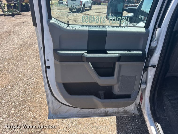 image for item FC2490 2019 Ford F250 Super Duty Crew Cab pickup truck