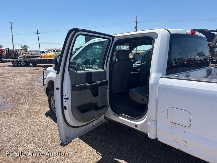 image for item FC2490 2019 Ford F250 Super Duty Crew Cab pickup truck