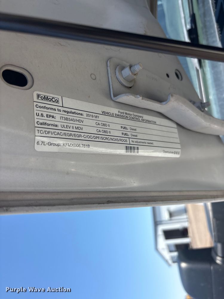 image for item FC2490 2019 Ford F250 Super Duty Crew Cab pickup truck