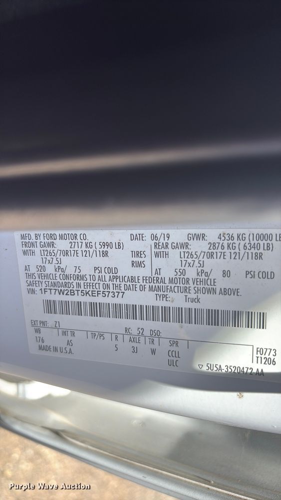 image for item FC2490 2019 Ford F250 Super Duty Crew Cab pickup truck
