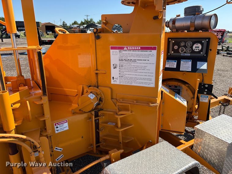 image for item FC2493 2005 Bandit 150 wood chipper