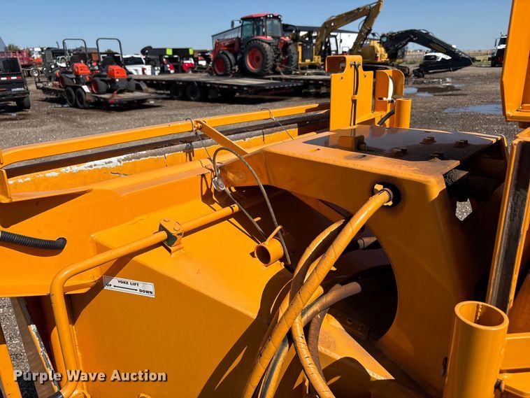 image for item FC2493 2005 Bandit 150 wood chipper