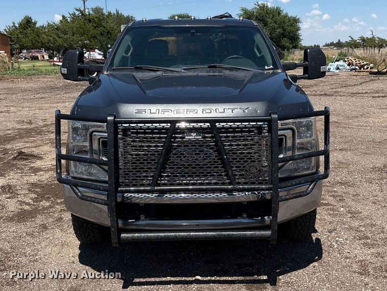 image for item FC2500 2020 Ford F350 Super Duty Crew Cab pickup truck