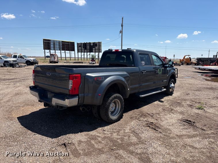image for item FC2500 2020 Ford F350 Super Duty Crew Cab pickup truck