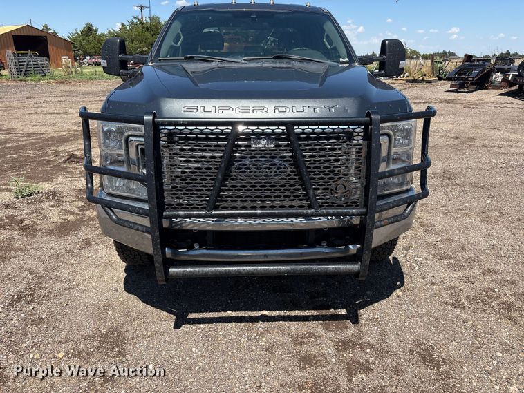 image for item FC2500 2020 Ford F350 Super Duty Crew Cab pickup truck
