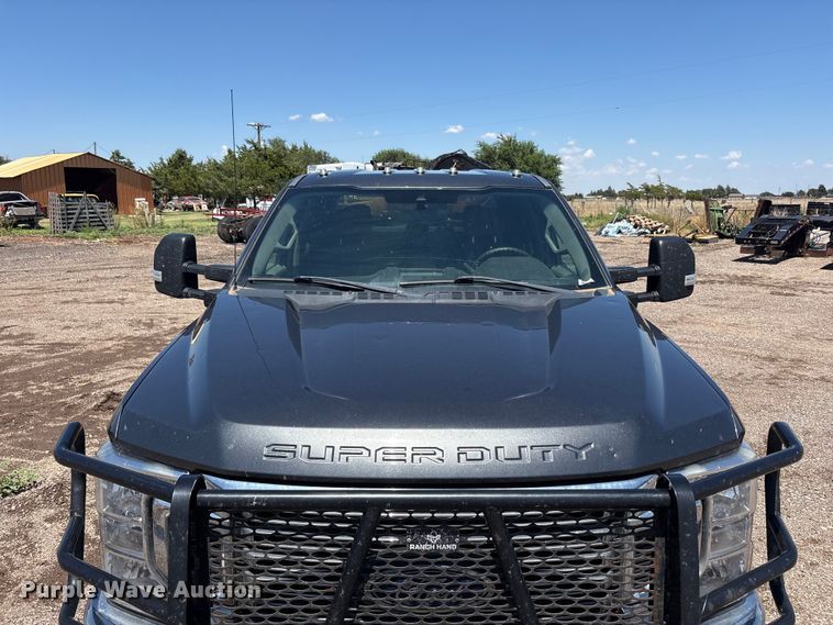 image for item FC2500 2020 Ford F350 Super Duty Crew Cab pickup truck