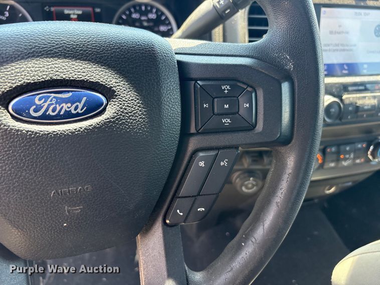 image for item FC2500 2020 Ford F350 Super Duty Crew Cab pickup truck