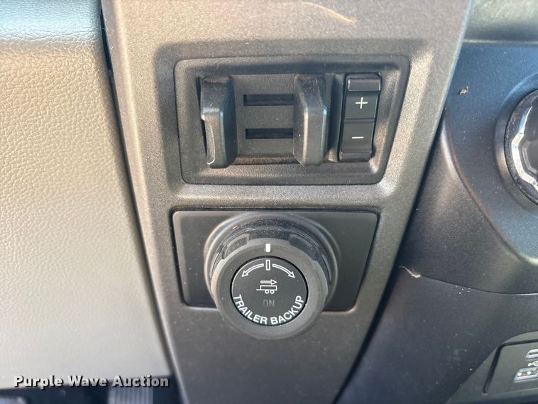 image for item FC2500 2020 Ford F350 Super Duty Crew Cab pickup truck