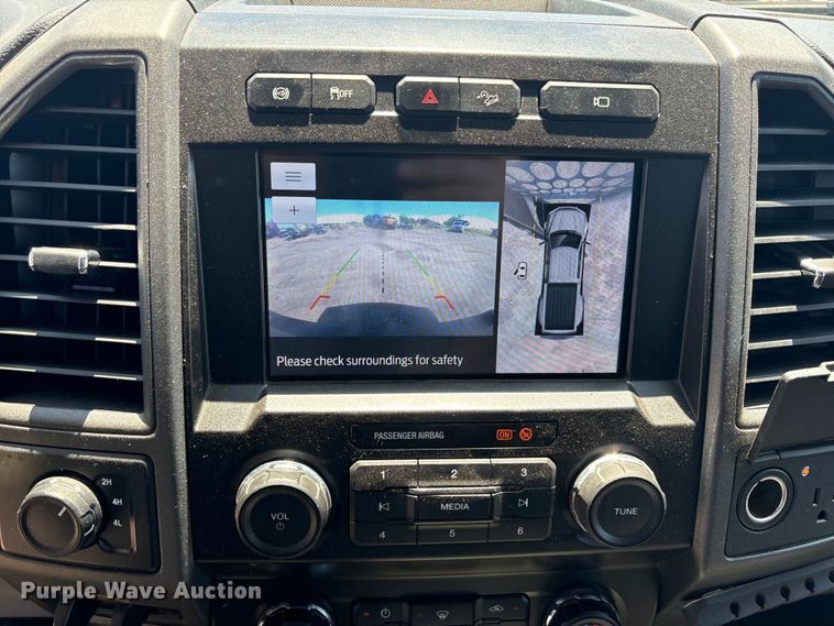 image for item FC2500 2020 Ford F350 Super Duty Crew Cab pickup truck