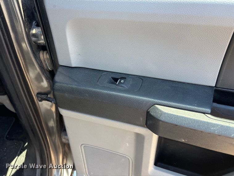 image for item FC2500 2020 Ford F350 Super Duty Crew Cab pickup truck