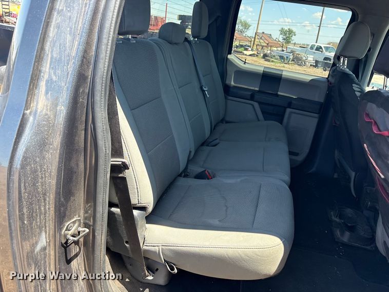 image for item FC2500 2020 Ford F350 Super Duty Crew Cab pickup truck