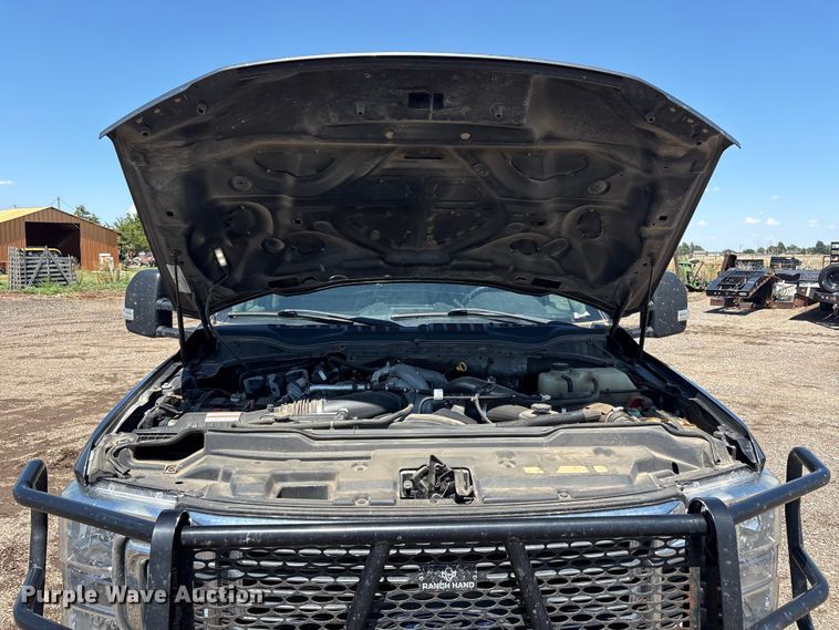 image for item FC2500 2020 Ford F350 Super Duty Crew Cab pickup truck