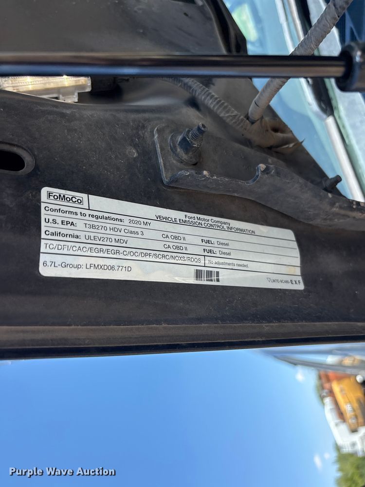 image for item FC2500 2020 Ford F350 Super Duty Crew Cab pickup truck