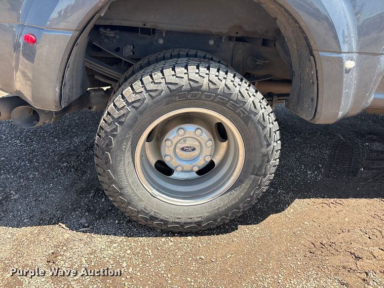 image for item FC2500 2020 Ford F350 Super Duty Crew Cab pickup truck