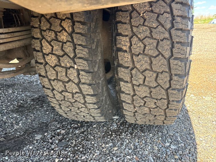 image for item FC2500 2020 Ford F350 Super Duty Crew Cab pickup truck