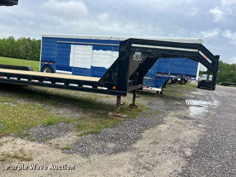 image for item FC2539 2006 PJ Trailers equipment trailer