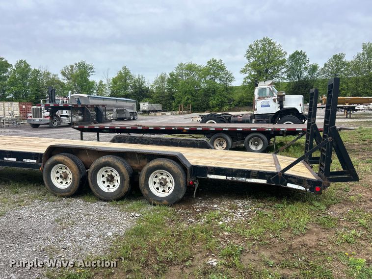 image for item FC2539 2006 PJ Trailers equipment trailer