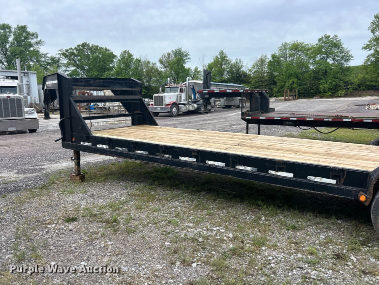image for item FC2539 2006 PJ Trailers equipment trailer