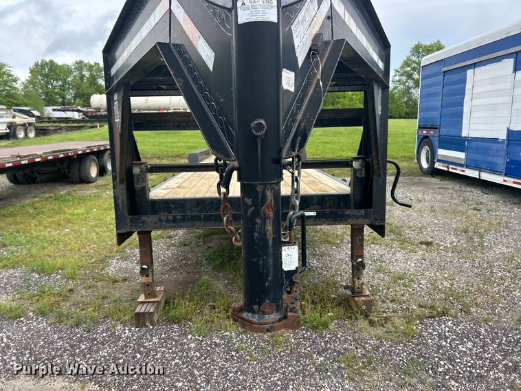 image for item FC2539 2006 PJ Trailers equipment trailer