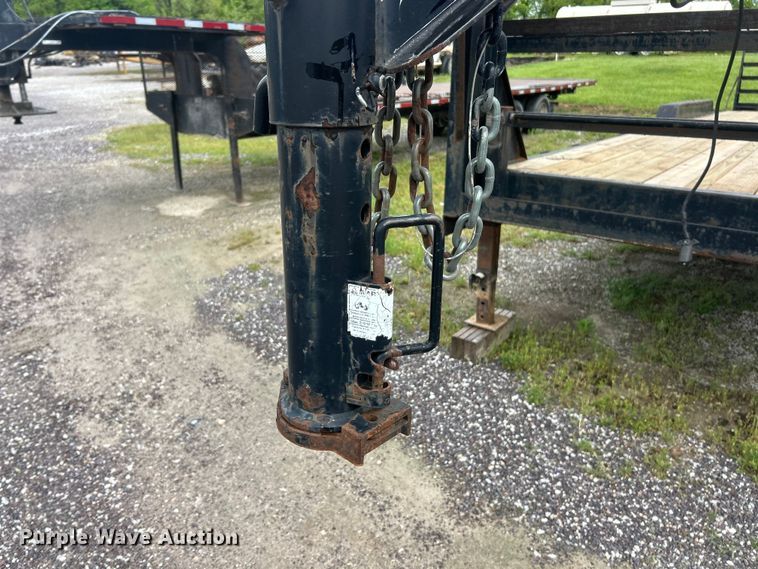 image for item FC2539 2006 PJ Trailers equipment trailer