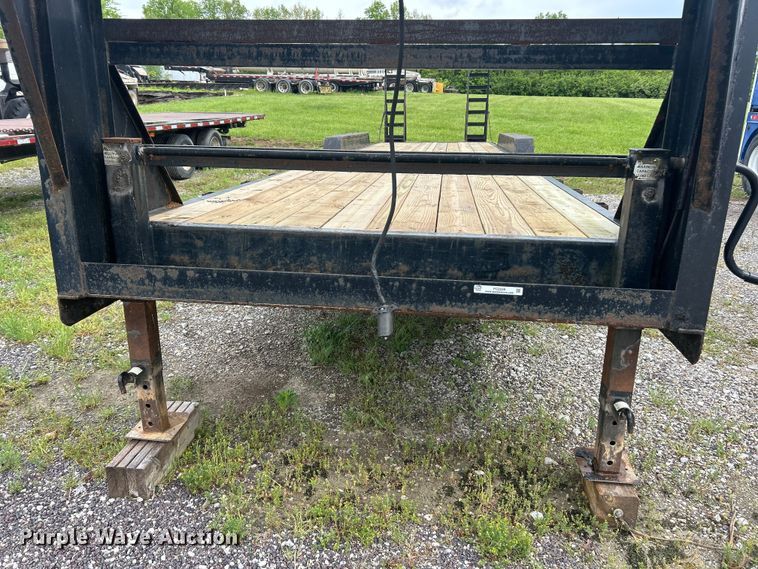 image for item FC2539 2006 PJ Trailers equipment trailer