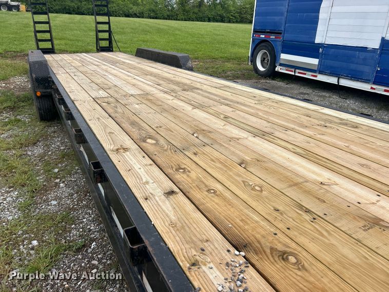 image for item FC2539 2006 PJ Trailers equipment trailer