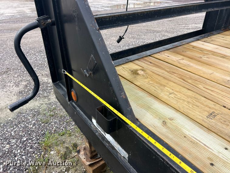 image for item FC2539 2006 PJ Trailers equipment trailer