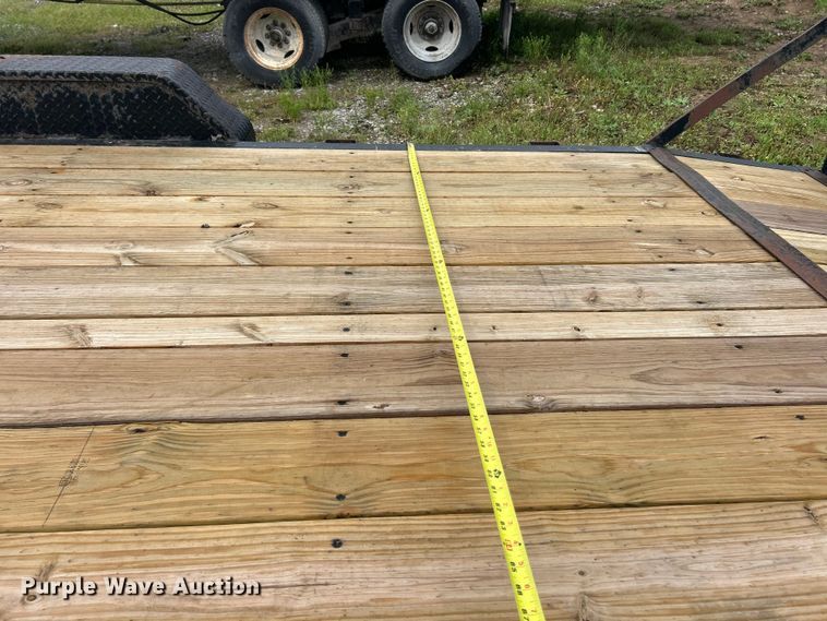 image for item FC2539 2006 PJ Trailers equipment trailer