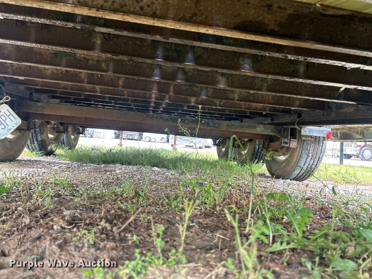 image for item FC2539 2006 PJ Trailers equipment trailer