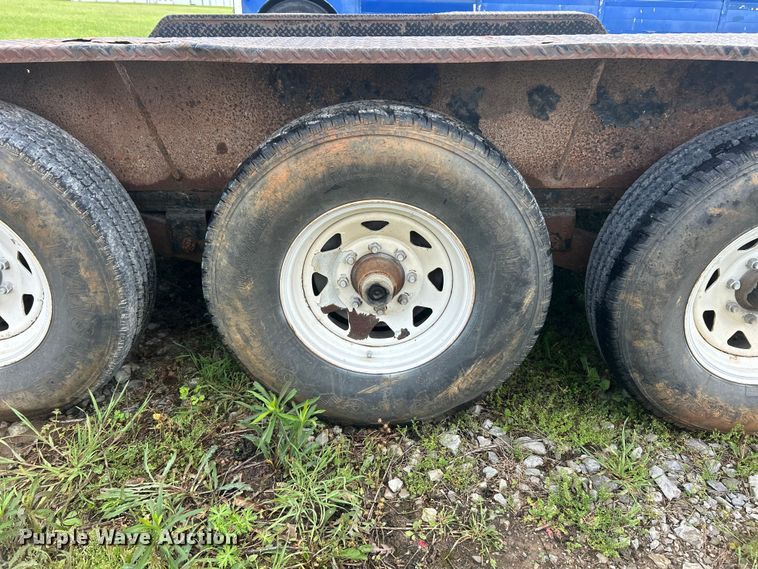 image for item FC2539 2006 PJ Trailers equipment trailer