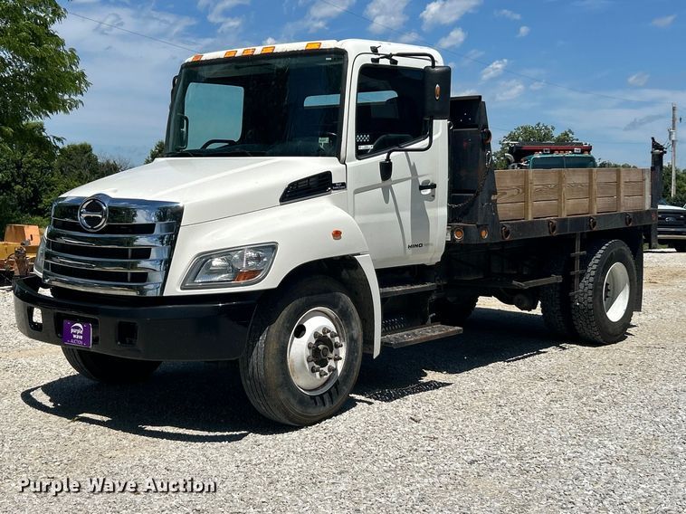 image for item FC2780 2008 Hino 268 flatbed truck