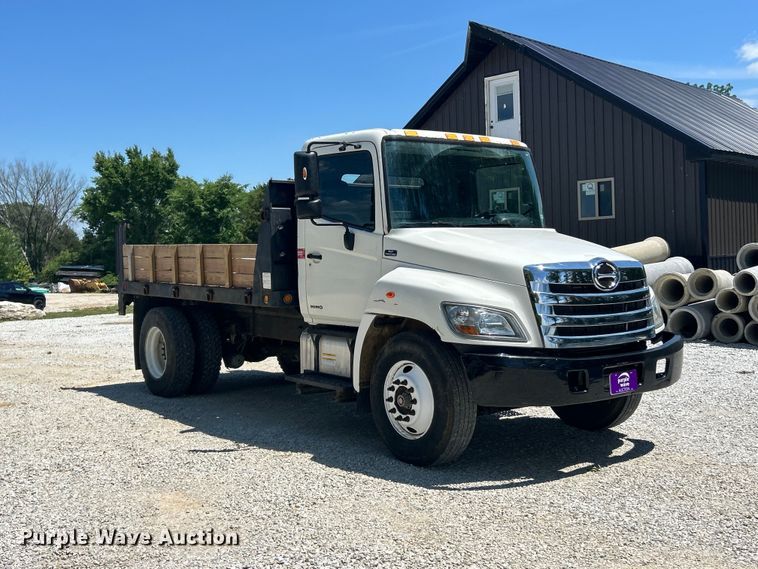 image for item FC2780 2008 Hino 268 flatbed truck