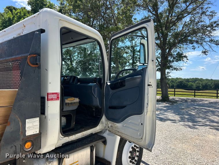 image for item FC2780 2008 Hino 268 flatbed truck