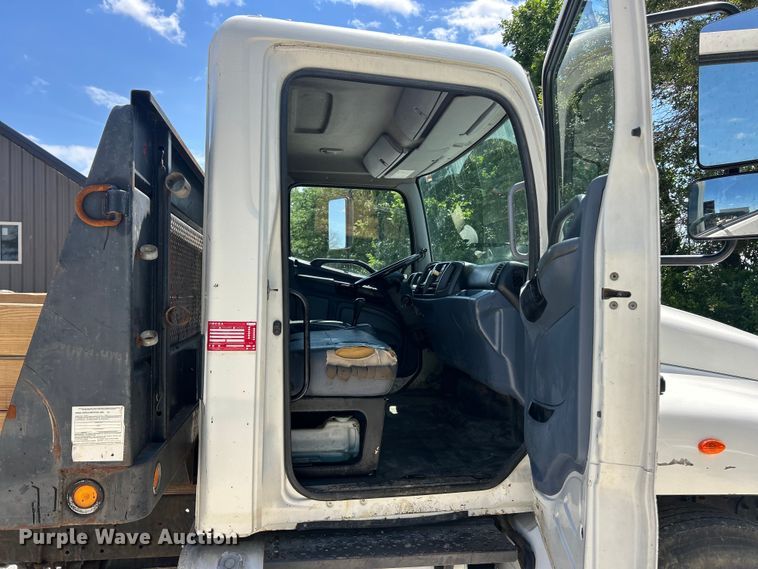 image for item FC2780 2008 Hino 268 flatbed truck