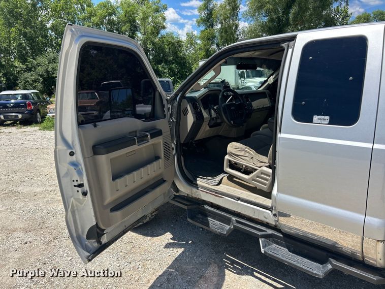 image for item FC2796 2008 Ford F250 Super Duty XLT Ext. Cab pickup truck