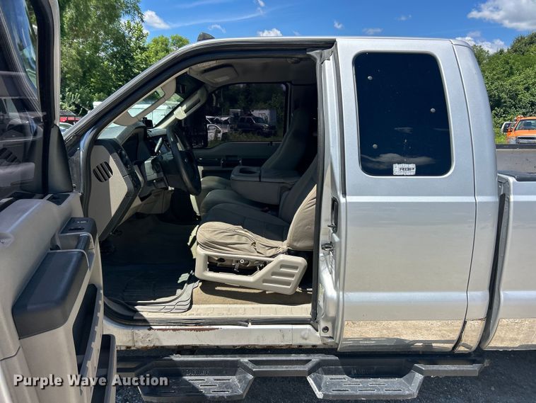 image for item FC2796 2008 Ford F250 Super Duty XLT Ext. Cab pickup truck