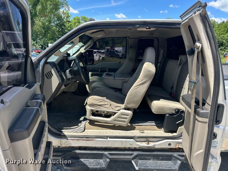 image for item FC2796 2008 Ford F250 Super Duty XLT Ext. Cab pickup truck