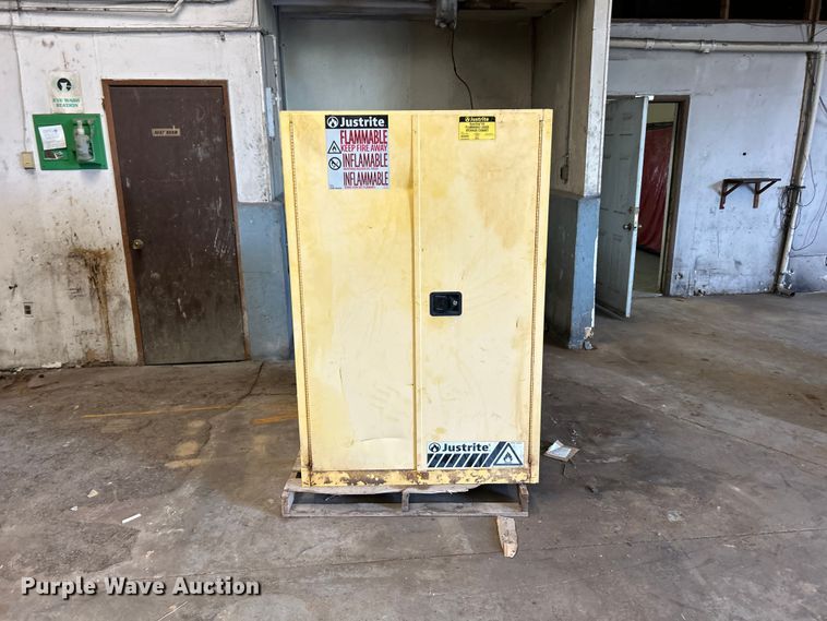 image for item FC2815 Fuel cabinets