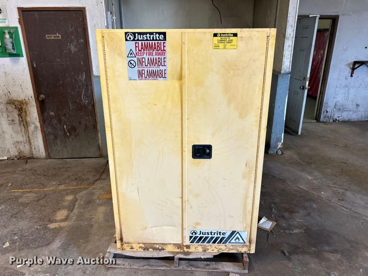 image for item FC2815 Fuel cabinets