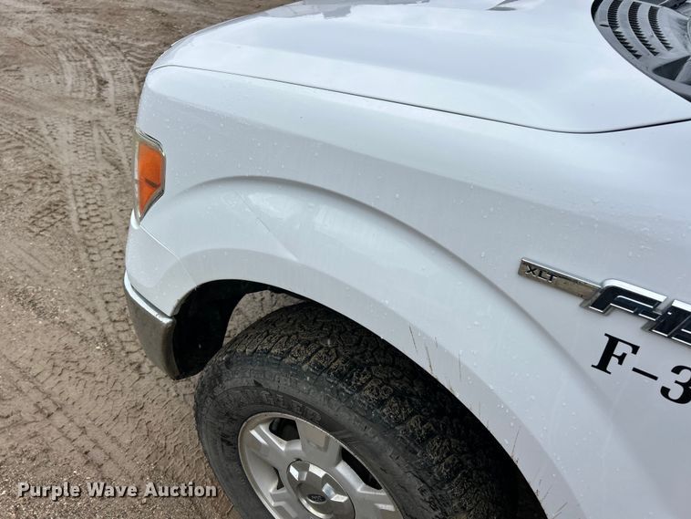 image for item FC2833 2014 Ford F150 XLT Crew Cab pickup truck